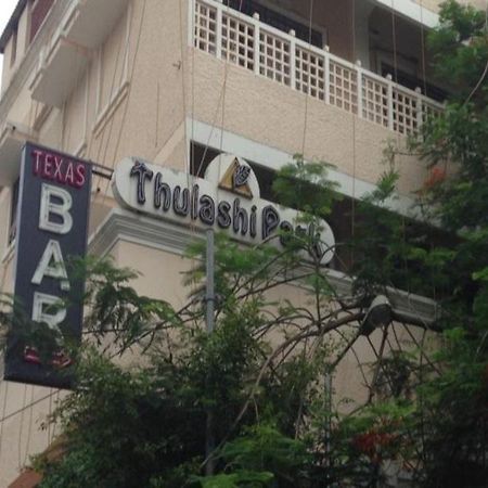 Hotel Thulashi Park Madrás Exterior foto