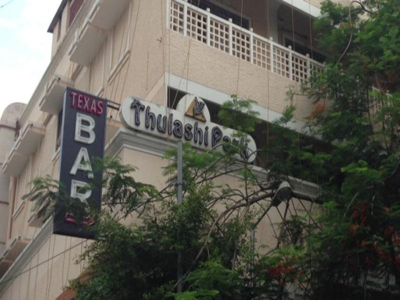 Hotel Thulashi Park Madrás Exterior foto
